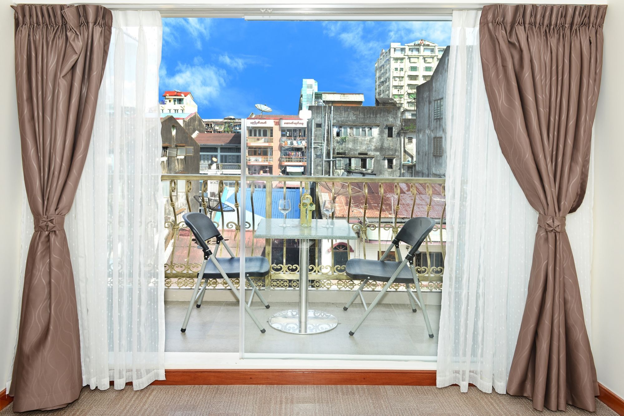 Hotel Bond Yangon Exterior foto